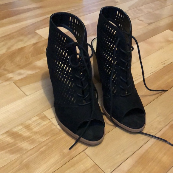 Open toe shoes - Picture 2 of 3